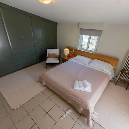 Apartment Sunny Loft Near The Sea